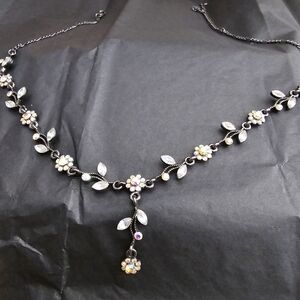 Elegant Floral Necklace with Crystal Accents